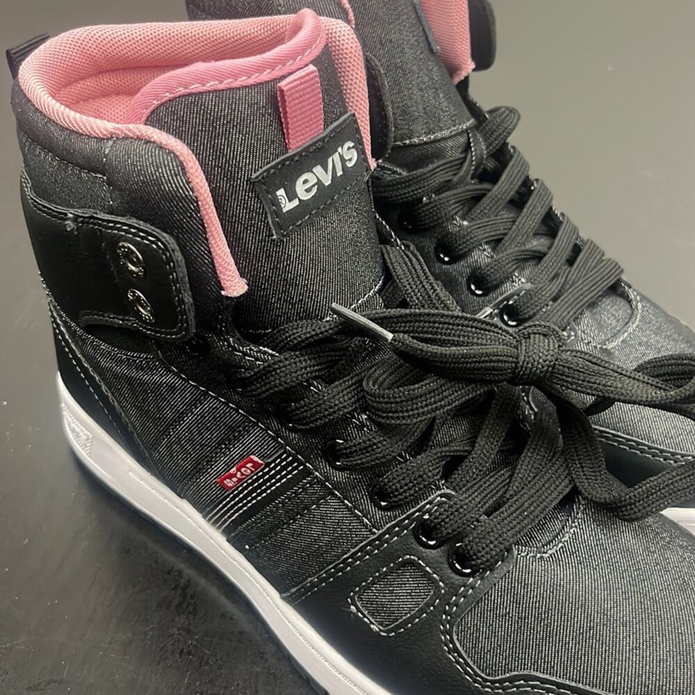 Levis NEW Women's high tops sneaker size 7.5 Blacktop-Chm-Ul